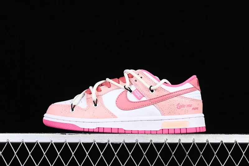 All Categories Nk SB Dunk Series Nk SB Dunk Low Low-top sneakers Nk Dunk Low Panda Prank Summer Theme Zhuyan Noodles Old Retro SB Strap Low-top Casual Shoes DZ5196-600